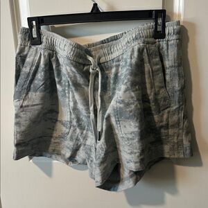 Athleta Shorts Size Med